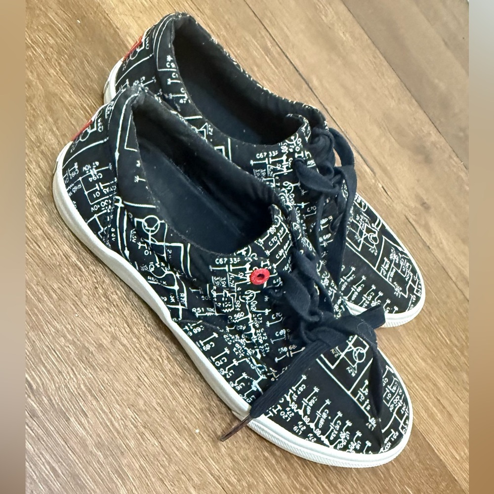 Bucket Feet Black and White Patterned  men’s  Sneakerssize 9